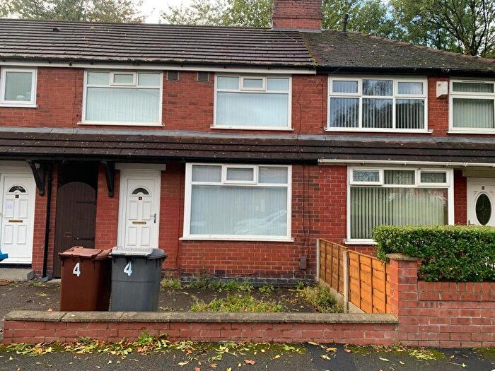 3 Bedroom Town House To Rent In Stirling Road, Chadderton, Oldham., OL9