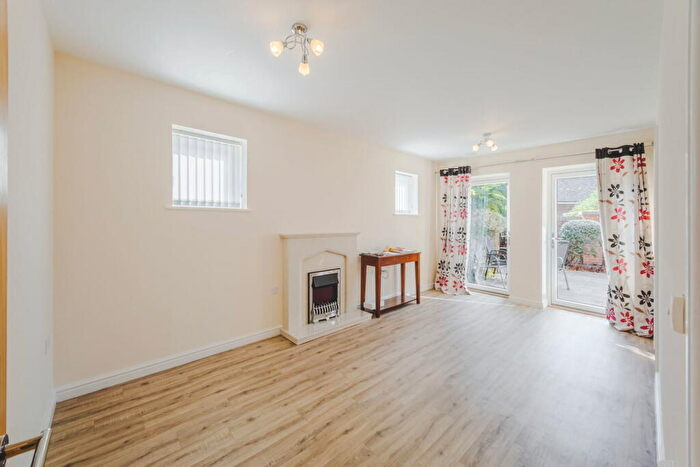 1 Bedroom Flat For Sale In Blunsdon Court, Lady Lane, Swindon, SN25