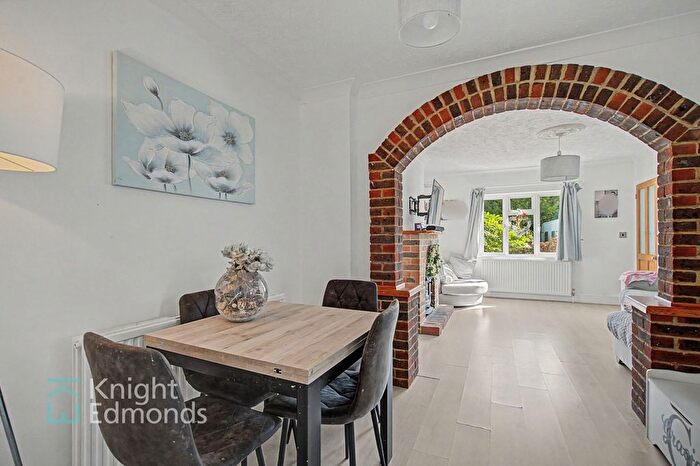 3 Bedroom Semi-Detached House For Sale In Forge Lane, Leeds, ME17
