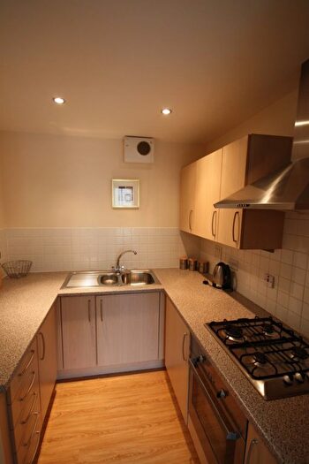 2 Bedroom Flat To Rent In Merkland Lane, Pittordrie, Aberdeen, AB24