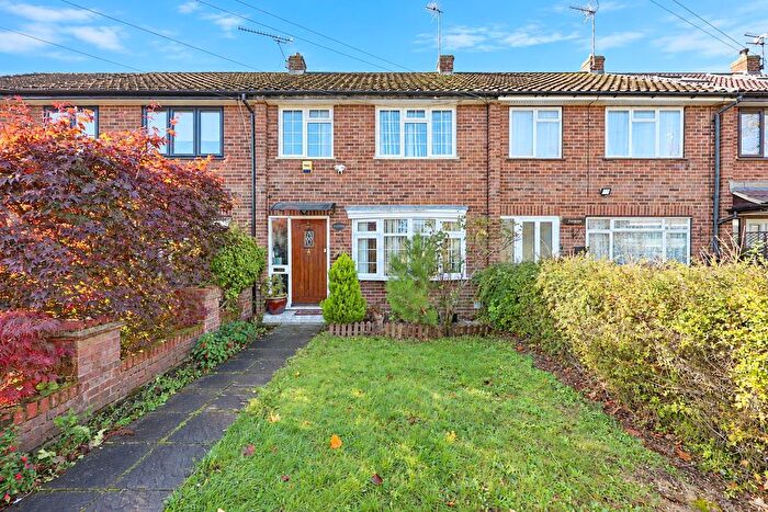 3 Bedroom Terraced House For Sale In Hollybush Lane, Denham, UB9