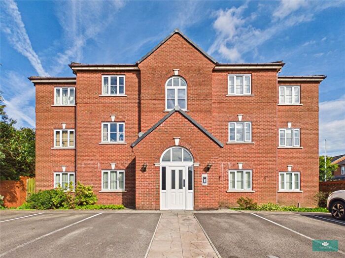 2 Bedroom Apartment For Sale In Read Close, Shaw, Oldham, Greater Manchester, OL2