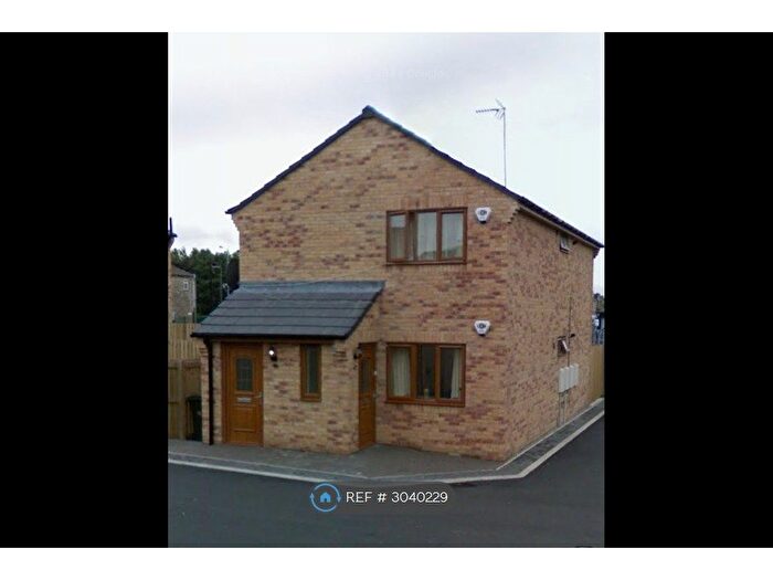 2 Bedroom Flat To Rent In Lorne Street, Bradford, BD4