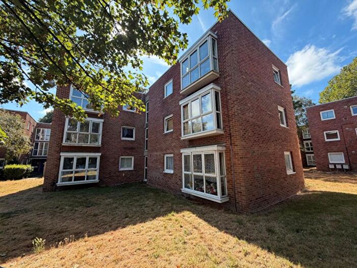 1 Bedroom Flat To Rent In South Road, Poole, BH15