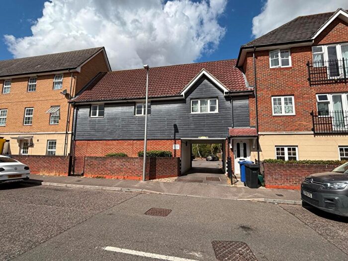 2 Bedroom Flat For Sale In Caspian Way, Purfleet-On-Thames, Essex, RM19