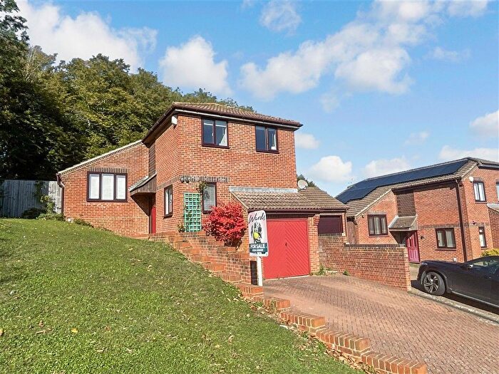 4 Bedroom Detached House For Sale In Swallow Rise, Walderslade, Chatham, Kent, ME5