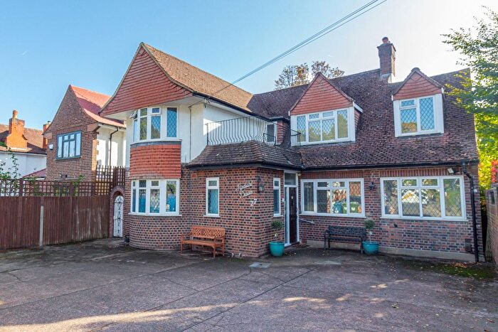 5 Bedroom Detached House For Sale In Cavendish Drive, Edgware, HA8