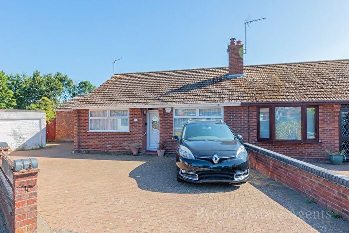 3 Bedroom Semi-Detached Bungalow For Sale In Colville Way, Carlton Colville, NR33