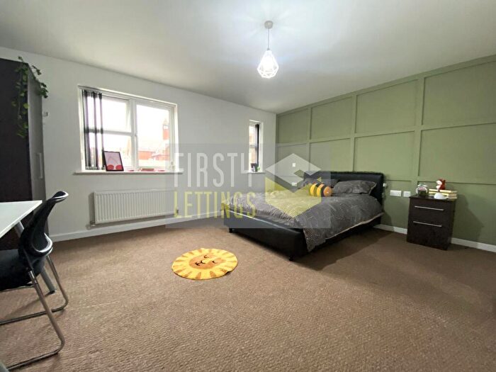 5 Bedroom Semi-Detached House To Rent In Avenue Road Extension, Clarendon Park, LE2