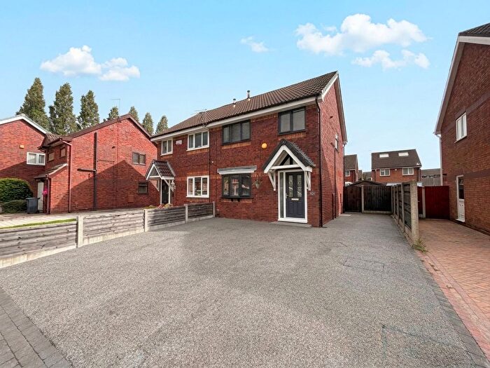 3 Bedroom Semi-Detached House For Sale In Finstock Close, Eccles, M30