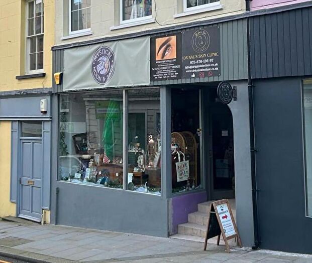 Terraced House To Rent In High Street Haverfordwest, SA61