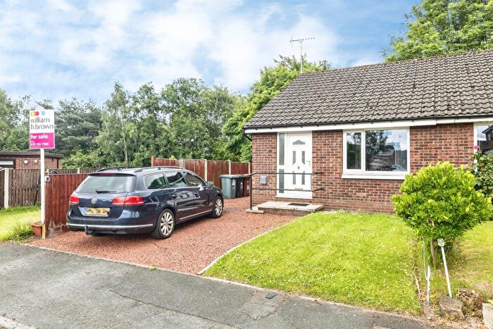 2 Bedroom Semi-Detached Bungalow For Sale In Grange Fields Road, Leeds, LS10