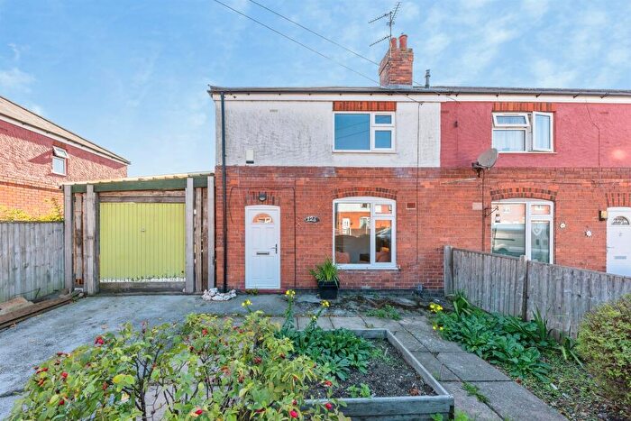 3 Bedroom Semi-Detached House For Sale In Devon Road, Newark, NG24