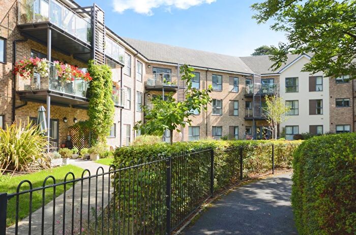 2 Bedroom Flat For Sale In Meadow Court, Sarisbury Green, SO31