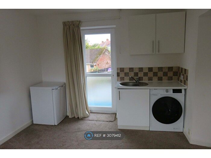 Studio To Rent In Northfield, Birmingham, B31
