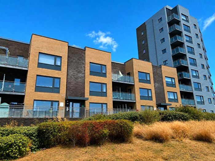2 Bedroom Apartment For Sale In Sterte Road, Poole, Dorset, BH15