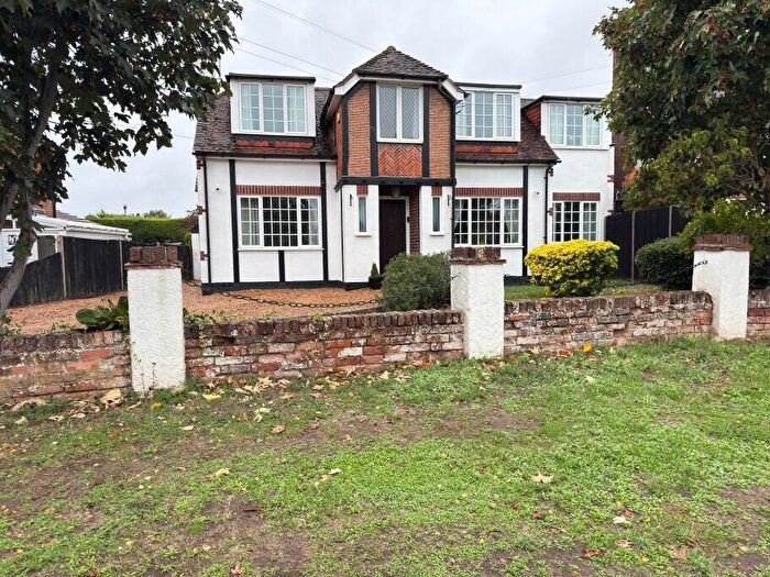 4 Bedroom Detached House For Sale In Pitts Lane, Earley, Reading, Berkshire, RG6
