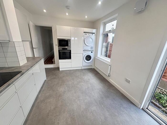 3 Bedroom Terraced House To Rent In Barclay Road, Bearwood, B67