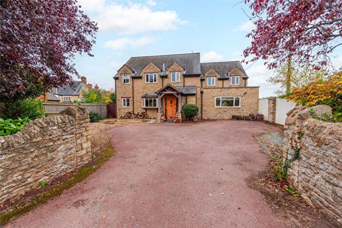 5 Bedroom Detached House For Sale In The Green, Roade, Northamptonshire, NN7