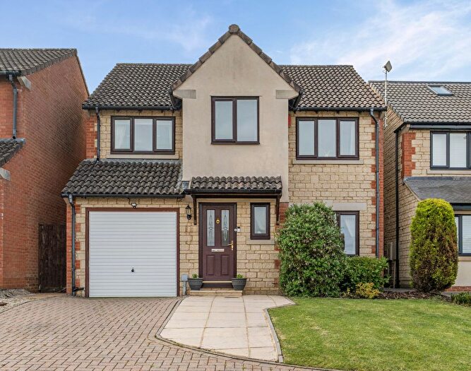 4 Bedroom Detached House For Sale In Greenaway, Wanborough, Swindon, SN4
