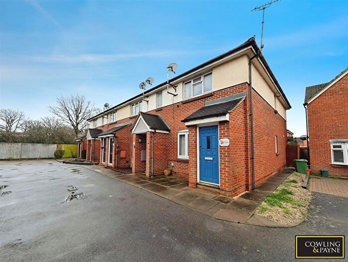 1 Bedroom Flat For Sale In Maitland Road, Wickford, Essex, SS12