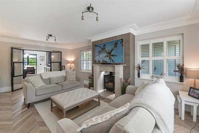 5 Bedroom Detached House For Sale In Heath Road, Coxheath, Maidstone, ME17