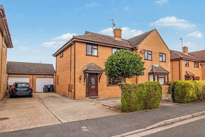 3 Bedroom Semi-Detached House For Sale In Two Sisters Close, Sutton Bridge, Spalding, Lincolnshire, PE12