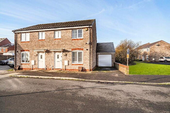 3 Bedroom Semi-Detached House For Sale In The Brook, Ridgeway Farm, Swindon, SN5