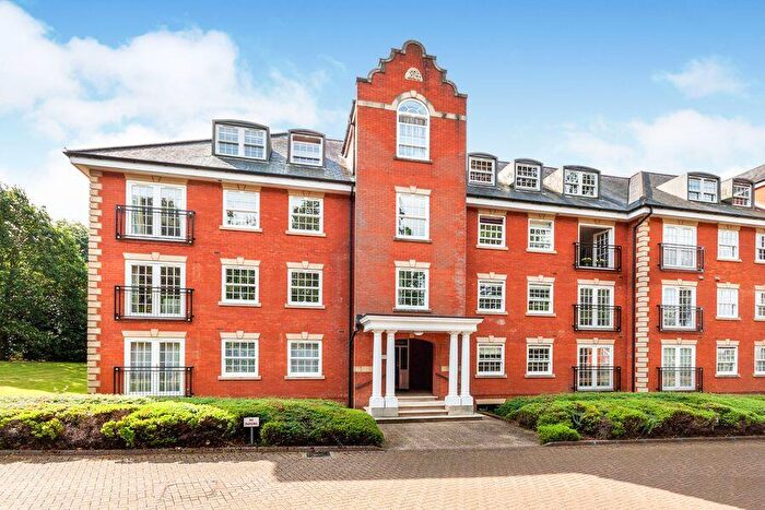 2 Bedroom Flat To Rent In Keephatch House, Montague Close, Wokingham, RG40