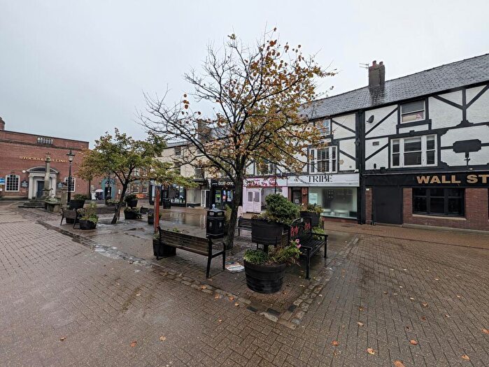 2 Bedroom Maisonette To Rent In Market Place, Poulton-le-fylde, Lancashire, FY6