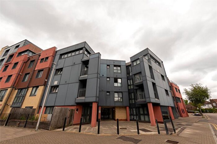 Studio For Sale In Bramley Crescent, Ilford, IG2