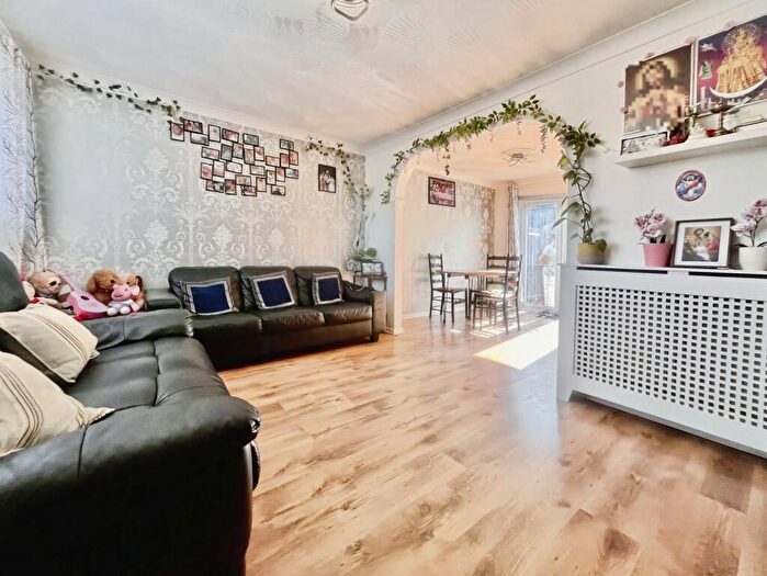 3 Bedroom End Of Terrace House For Sale In Kettlewell Court, Swanley, Kent, BR8