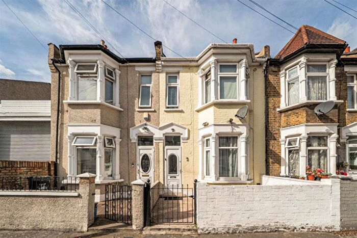 3 Bedroom Terraced House For Sale In Buckingham Road, Ilford, IG1
