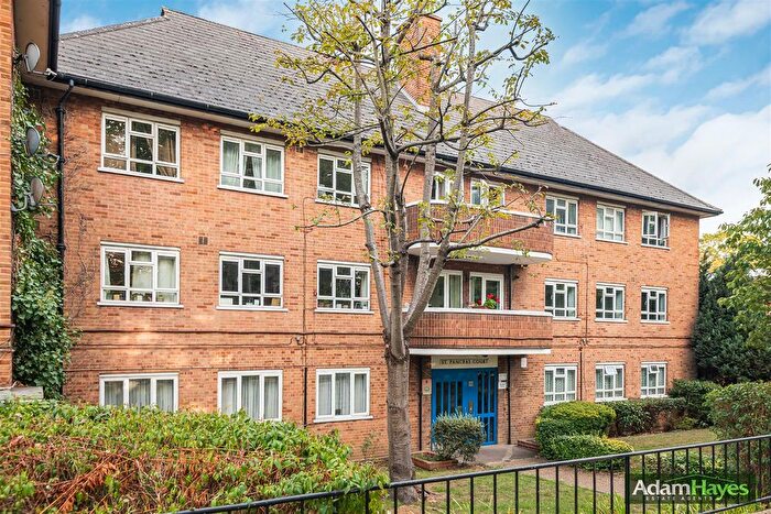 3 Bedroom Flat For Sale In High Road, East Finchley, N2