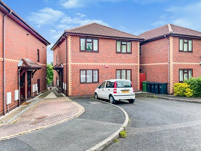 2 Bedroom Flat To Rent In South Park Mews, Brierley Hill, DY5