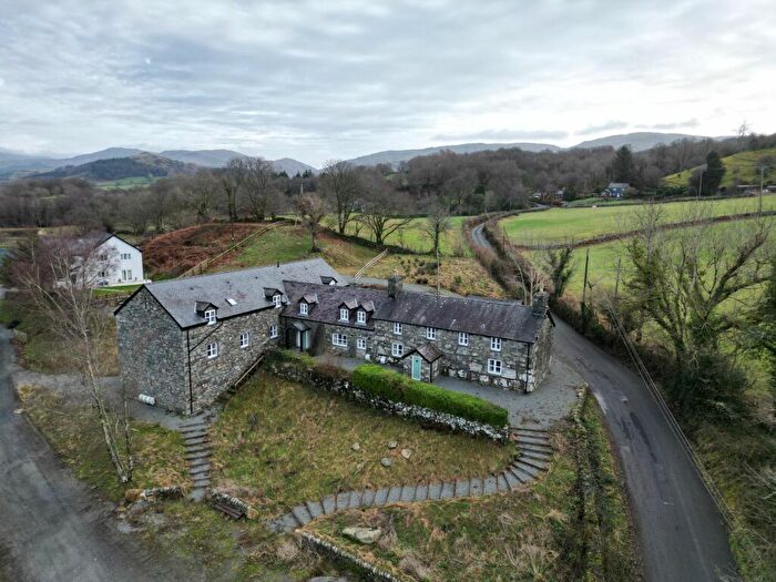3 Bedroom End Of Terrace House For Sale In Cottage, Fron Olau, Dolgellau, LL40