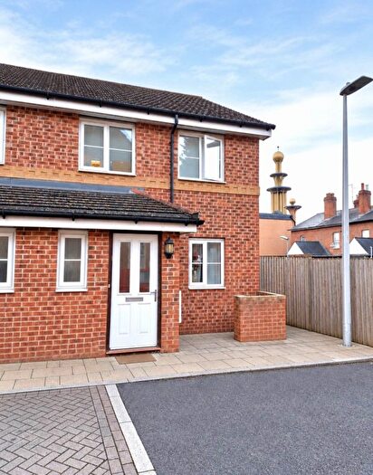 3 Bedroom End Of Terrace House For Sale In Battle Place, Reading, RG30