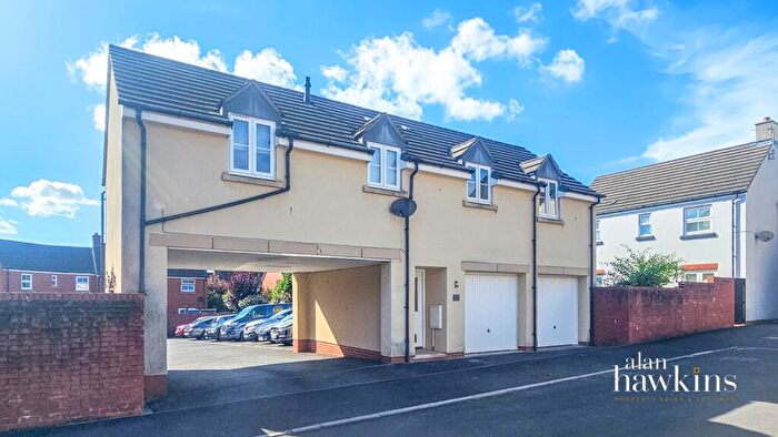 2 Bedroom Detached House To Rent In Cloatley Crescent, Royal Wootton Bassett, SN4