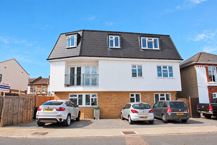 2 Bedroom Flat To Rent In Napier Road, Bromley, BR2