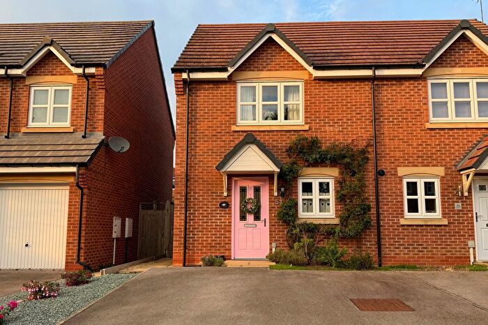 2 Bedroom Semi-Detached House For Sale In Garfield Park, Leicester, LE8