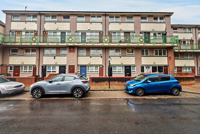 3 Bedroom Maisonette For Sale In Drew Road, London, E16