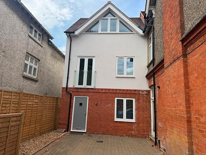 3 Bedroom Semi-Detached House To Rent In Badby Road, Daventry, NN11