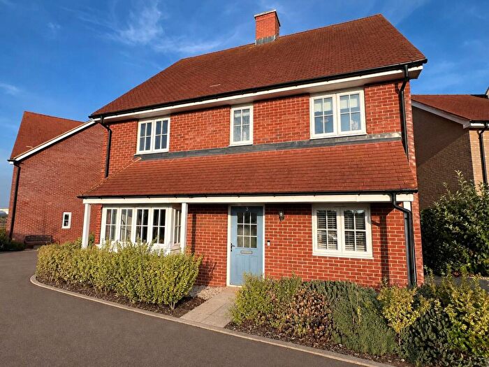 4 Bedroom Link Detached House For Sale In Bury St. Edmunds, Suffolk, IP32