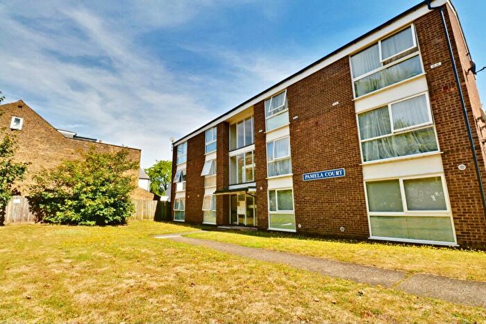 1 Bedroom Flat To Rent In Pamela Court, Hope Park, Bromley, BR1