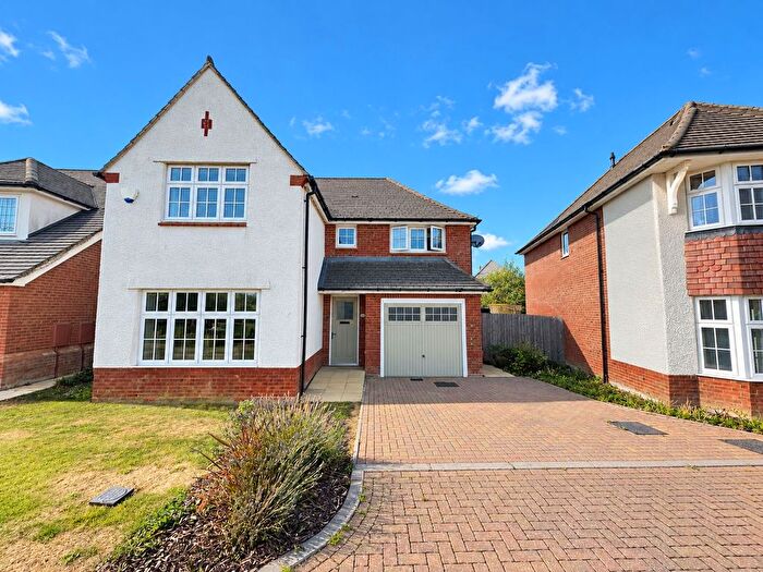 4 Bedroom Detached House For Sale In Staplehurst, Kent, TN12