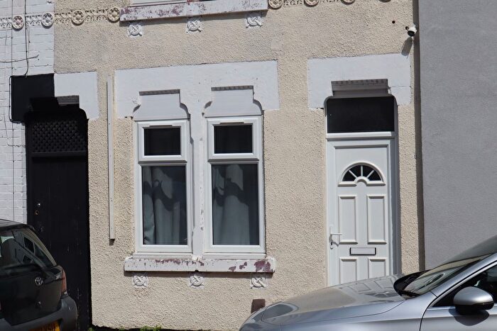 3 Bedroom Terraced House For Sale In Percival Street, Leicester, LE5