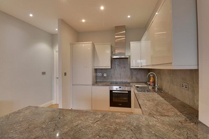 2 Bedroom Flat To Rent In Market Place, Bexleyheath, Kent, DA6