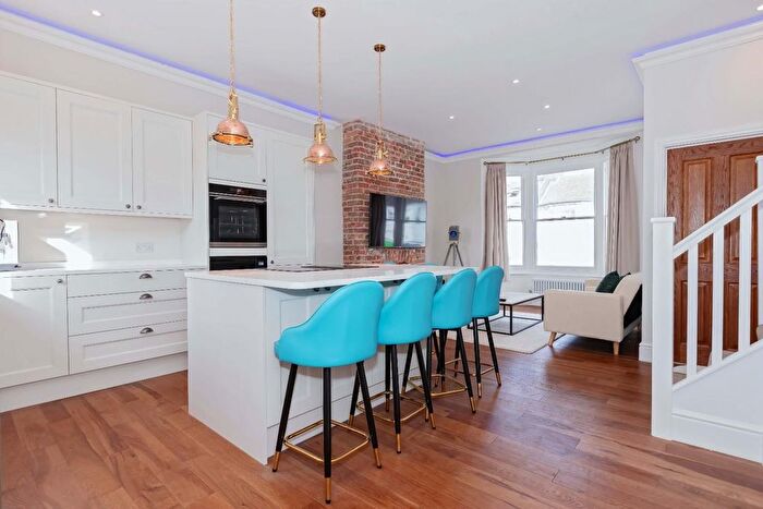 2 Bedroom Flat To Rent In Blatchington Road, Hove, BN3