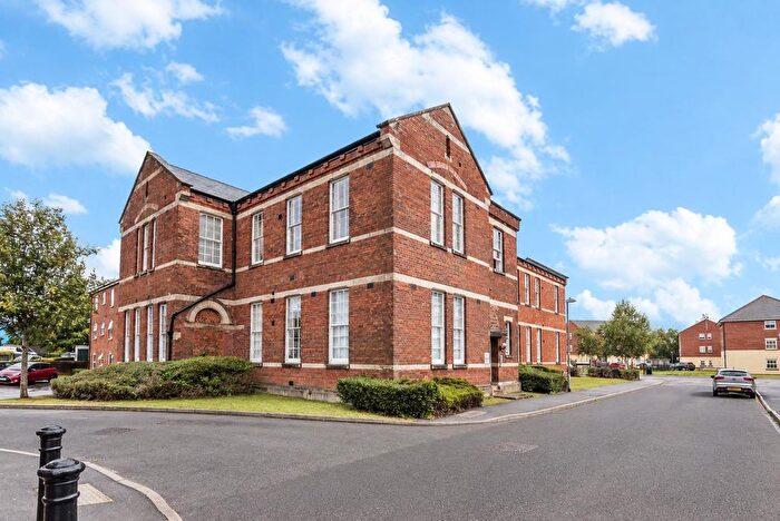 2 Bedroom Flat For Sale In Hillier Road, Devizes, SN10