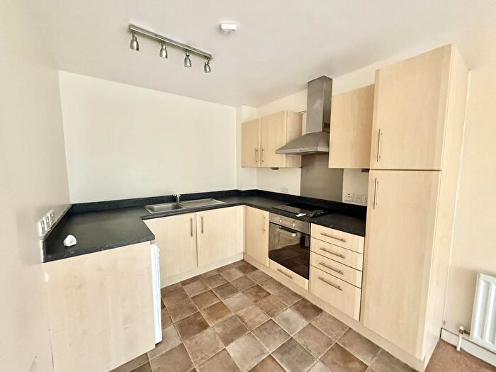 1 Bedroom Flat For Sale In Canalside Gardens, Southall, UB2